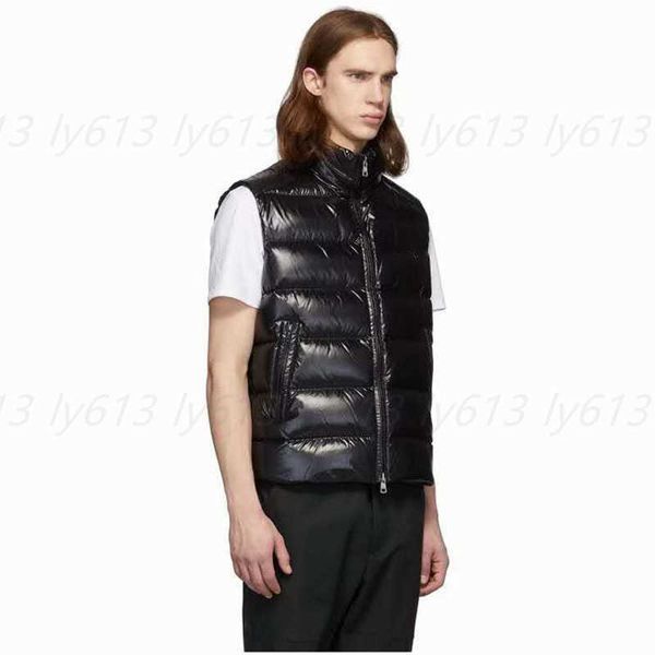 monclairs puffer vest mens logo appliques letter print 90 white duck downs filling matte nylon fabric sleeveless printed downs vest monclear, Black;white
monclairs puffer vest mens logo appliques letter print 90 white duck downs filling matte nylon fabric sleeveless printed downs vest monclear, Black;white