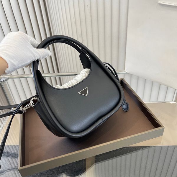 fashion handbag designer crossbody bag luxury shoulder bag leather women's bag underarm bag triangle saddle bag classic basket bag blac
fashion handbag designer crossbody bag luxury shoulder bag leather women's bag underarm bag triangle saddle bag classic basket bag blac