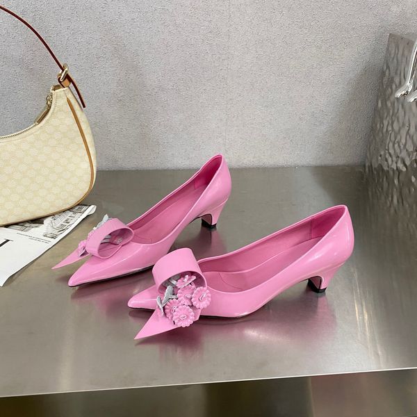 cat heel flower bouquet embellished pointed shoe star style fashion comfortable single shoes design platform designer factory shoebox, Black
cat heel flower bouquet embellished pointed shoe star style fashion comfortable single shoes design platform designer factory shoebox, Black