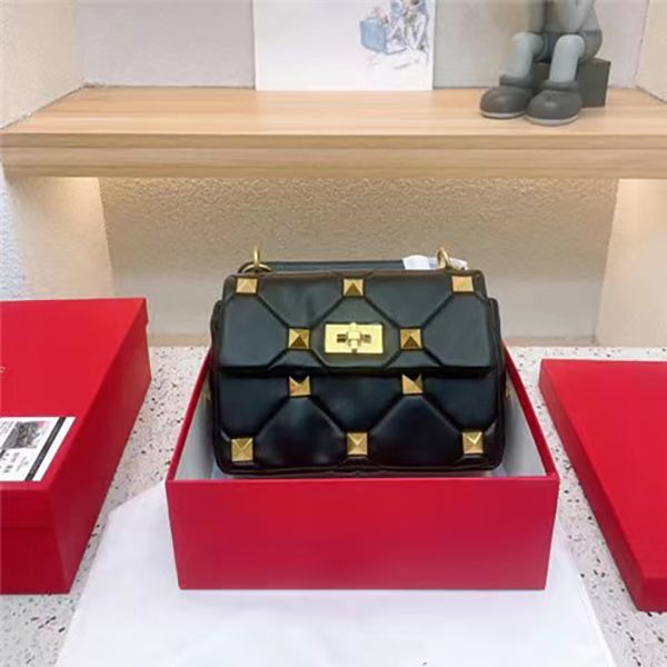 roman stud bag designer shoulder bag women studded crossbody bag handbag lady flap nappa evenin handbag bag size 25-16-10 cm
roman stud bag designer shoulder bag women studded crossbody bag handbag lady flap nappa evenin handbag bag size 25-16-10 cm