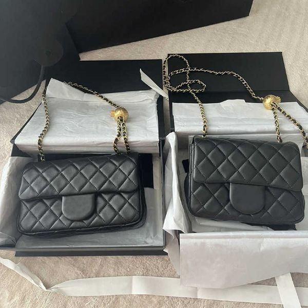 xiaoxiangfeng bag 2023 spring new fangchuzi golden ball bag lingge chain women's bag single shoulder oblique cross small square bag
xiaoxiangfeng bag 2023 spring new fangchuzi golden ball bag lingge chain women's bag single shoulder oblique cross small square bag