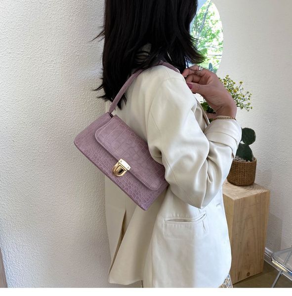 fashion bag 2022 butterfly chain bag korean fashion lingge one shoulder crossbody bag small square bag korean creative stone pattern shoulde
fashion bag 2022 butterfly chain bag korean fashion lingge one shoulder crossbody bag small square bag korean creative stone pattern shoulde