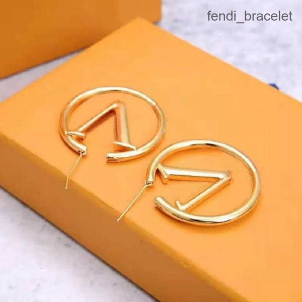 womens hoops earrings for women stud fashion big circle simple earring jewelry luxurys designer earings letter earring, Golden;silver
womens hoops earrings for women stud fashion big circle simple earring jewelry luxurys designer earings letter earring, Golden;silver