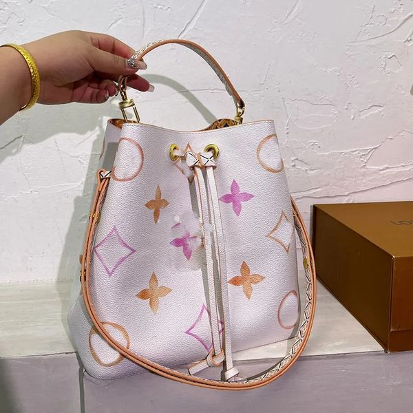 fashion bucket handbag flowers shouder crossbody ladies handbags with original dust bag designer bucket bags messenger bag sturdy stylish bu
fashion bucket handbag flowers shouder crossbody ladies handbags with original dust bag designer bucket bags messenger bag sturdy stylish bu