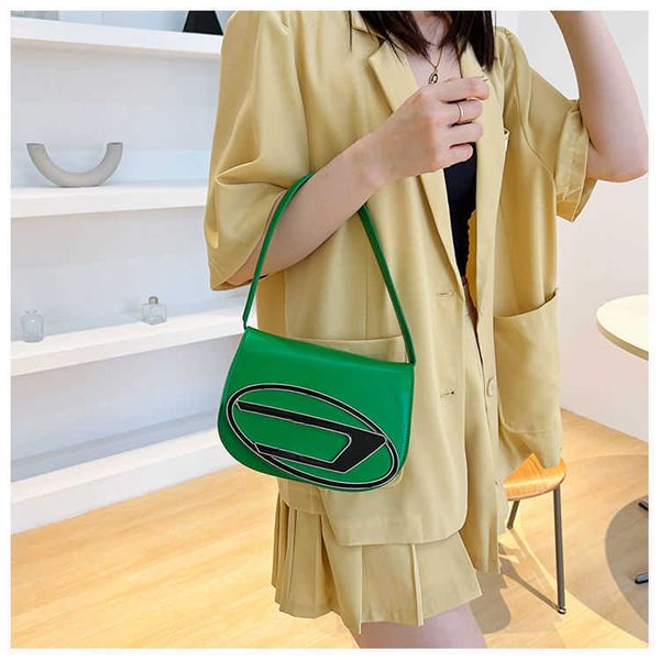 lk002 luxury 2023 new advanced texture fashion zipper all-match shoulder crossbody portable small square bag
lk002 luxury 2023 new advanced texture fashion zipper all-match shoulder crossbody portable small square bag