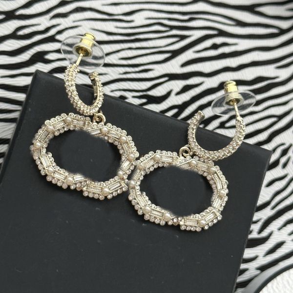 2023 various new mixed luxury brand designers double letters c stud geometric famous women channel crystal ccity earring wedding party jewel, Golden;silver
2023 various new mixed luxury brand designers double letters c stud geometric famous women channel crystal ccity earring wedding party jewel, Golden;silver
