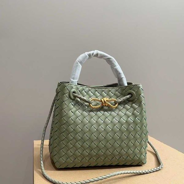 woven tote designer handbag women messenger bag classic fashion leather hand bags handbags luxury weave purse mini totes bag 230711
woven tote designer handbag women messenger bag classic fashion leather hand bags handbags luxury weave purse mini totes bag 230711