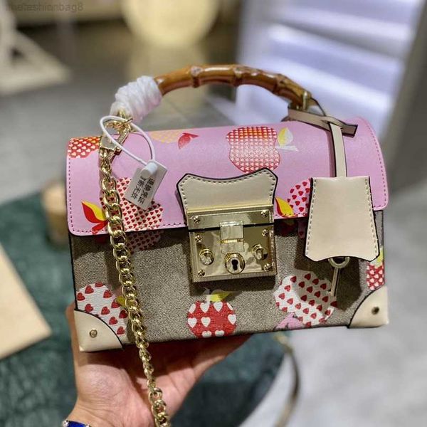 classic luxurys designer apple flower bag letter pattern luxury ladies handbag tote wallet shoulder bags crossbody purse fashion lady
classic luxurys designer apple flower bag letter pattern luxury ladies handbag tote wallet shoulder bags crossbody purse fashion lady