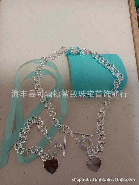 high version tiffay love hanging tag thick chain to buckle necklace bracelet classic and trendy versatile, Golden;silver
high version tiffay love hanging tag thick chain to buckle necklace bracelet classic and trendy versatile, Golden;silver