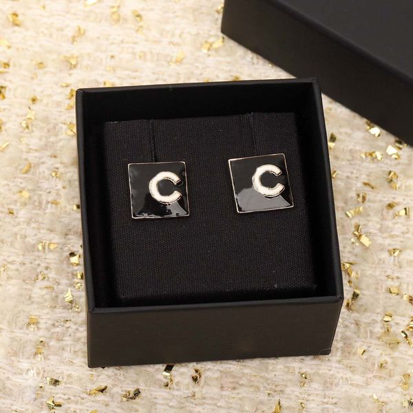 2023 luxury quality charm small square shape stud earring with black and white color enamel design have box stamp ps7371b, Golden
2023 luxury quality charm small square shape stud earring with black and white color enamel design have box stamp ps7371b, Golden