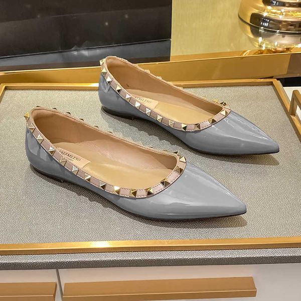 french flat bottom riveted shoes versatile and versatile non slip boat shoes soft sole lightweight single shoes small fragrant ballet dance, Black
french flat bottom riveted shoes versatile and versatile non slip boat shoes soft sole lightweight single shoes small fragrant ballet dance, Black