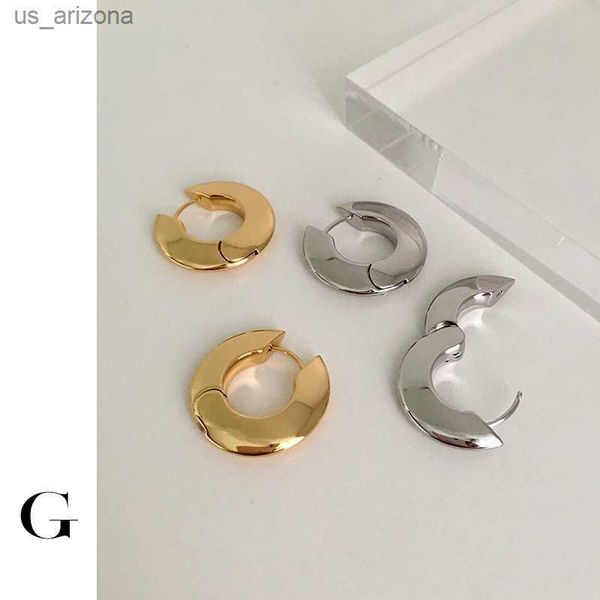 ghidbk 2021 new design solid metal hoop earrings simple stylish small thick brass earring minimalist trend daily earrings l230620, Golden;silver
ghidbk 2021 new design solid metal hoop earrings simple stylish small thick brass earring minimalist trend daily earrings l230620, Golden;silver