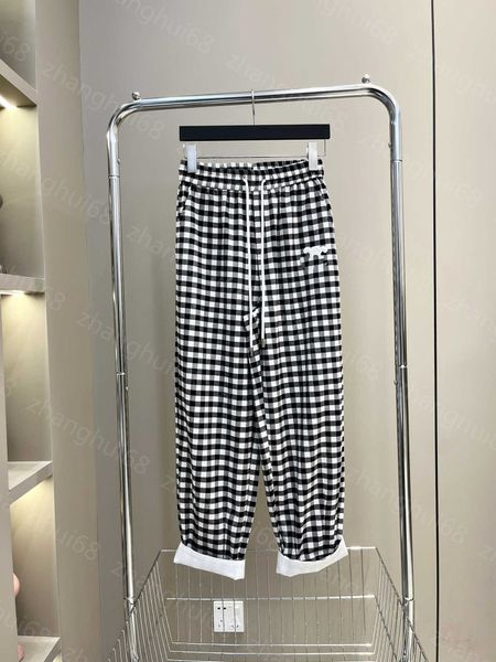 23ss womens pants womens designer clothing fashion plaid embroidery leather label radish casual pants women clothing, Black;white
23ss womens pants womens designer clothing fashion plaid embroidery leather label radish casual pants women clothing, Black;white