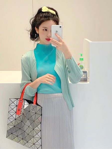women's knits tees miyake pleated fashion design sense casual temperament jacket 2023 summer section outside the sunscreen short cardig, White
women's knits tees miyake pleated fashion design sense casual temperament jacket 2023 summer section outside the sunscreen short cardig, White