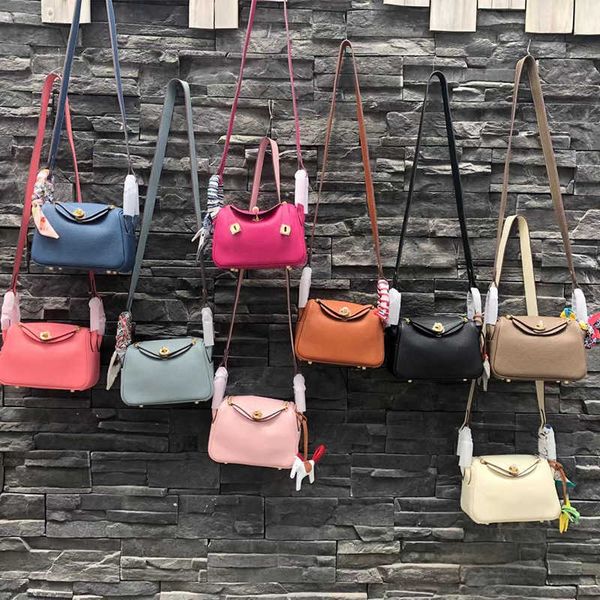 h ermes designer lindyss tote bags doctor for women 2023 new bag mini pillow genuine leather headlayer cowhide womens single shoulder cros h
h ermes designer lindyss tote bags doctor for women 2023 new bag mini pillow genuine leather headlayer cowhide womens single shoulder cros h