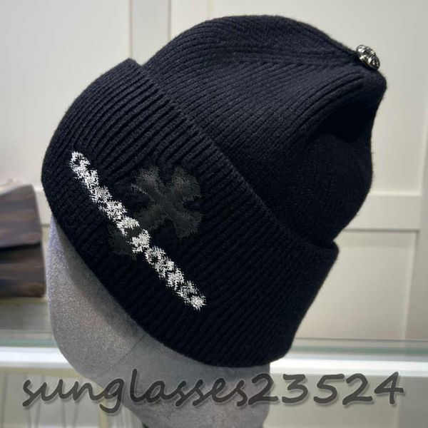 chrome wool and cashmere hat, warm fashion, simple and generous, high-end atmosphere, designer luxury hats, cross hats 158090, Blue;gray
chrome wool and cashmere hat, warm fashion, simple and generous, high-end atmosphere, designer luxury hats, cross hats 158090, Blue;gray