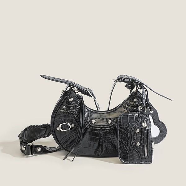 motorcycle bag in denim, underarm with rhinestone rivets, three-in-one, crocodile texture crescent moon, single shoulder crossbody, wanderer
motorcycle bag in denim, underarm with rhinestone rivets, three-in-one, crocodile texture crescent moon, single shoulder crossbody, wanderer