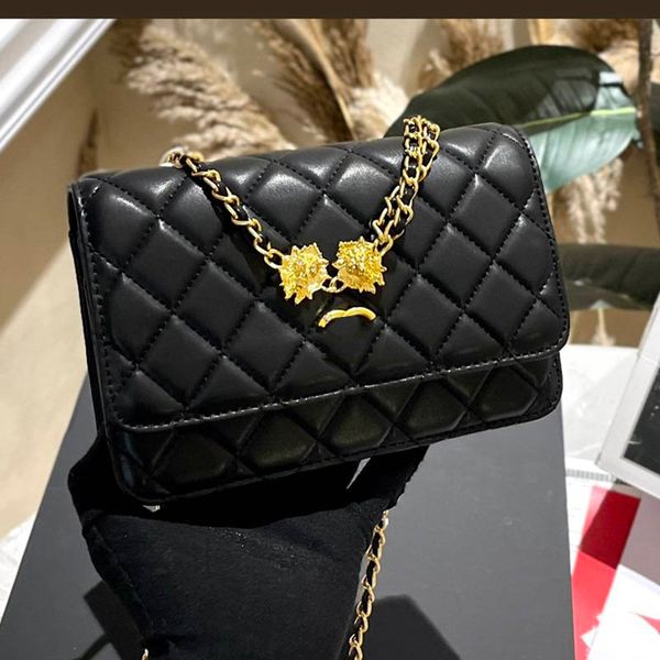 metal double lion woc women shoulder bag multi pocket card holder leather quilted crossbody designer bag classic wallet luxury handbag coin
metal double lion woc women shoulder bag multi pocket card holder leather quilted crossbody designer bag classic wallet luxury handbag coin