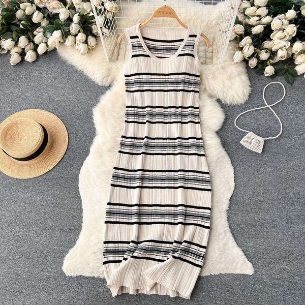 summer bohemian holiday style striped knitted dress female temperament slim sleeveless contrast color loose long, Black;gray
summer bohemian holiday style striped knitted dress female temperament slim sleeveless contrast color loose long, Black;gray