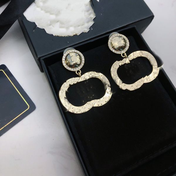 2023 various new mixed luxury brand designers double letters c stud geometric famous women channel crystal ccity earring wedding party jewel, Golden;silver
2023 various new mixed luxury brand designers double letters c stud geometric famous women channel crystal ccity earring wedding party jewel, Golden;silver
