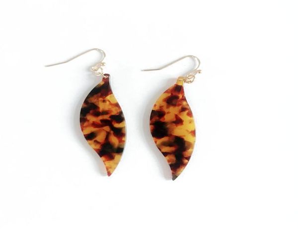 new cute simple leaf shaped tortoise resin earring elegant fashion trandy whole jewelry for women4704310, Golden;silver
new cute simple leaf shaped tortoise resin earring elegant fashion trandy whole jewelry for women4704310, Golden;silver