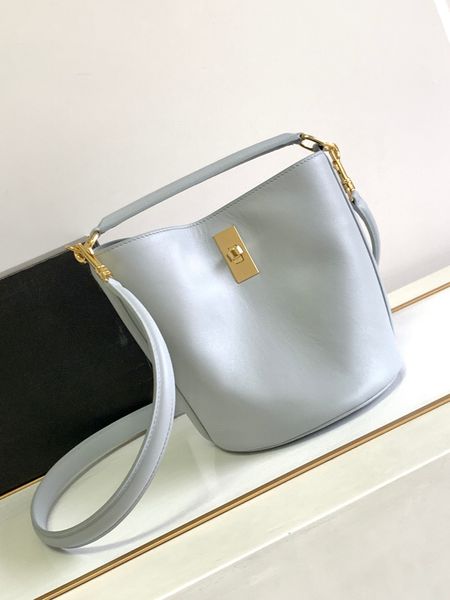 195573 women's bucket bag high-end quality shoulder bag made of cowhide material handbag shoulder strap removable capacity is very prac
195573 women's bucket bag high-end quality shoulder bag made of cowhide material handbag shoulder strap removable capacity is very prac