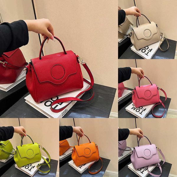 vers designer evening bags women buckle solid color handbag trend versatile thick chain single shoulder diagonal bag 220725/230715
vers designer evening bags women buckle solid color handbag trend versatile thick chain single shoulder diagonal bag 220725/230715