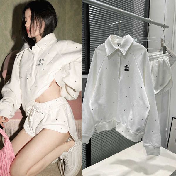 early spring 2023 song zu'er white deer same style mujia white drill letter lapel sweater spring and autumn casual polo shirt
early spring 2023 song zu'er white deer same style mujia white drill letter lapel sweater spring and autumn casual polo shirt