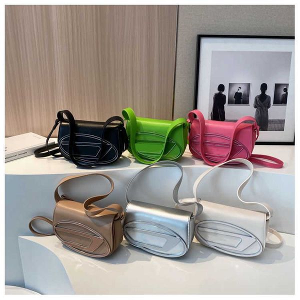 pd001 2023 new advanced texture fashion magnetic snap all-matching graceful casual shoulder portable small square bag
pd001 2023 new advanced texture fashion magnetic snap all-matching graceful casual shoulder portable small square bag