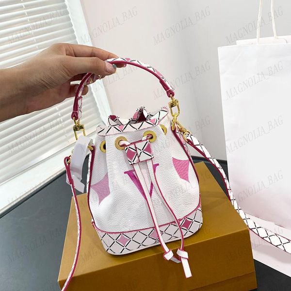 brand women drawstring crossbody new fashion small bucket clutch shoulder bags classic girls letter shopping totes purses with box
brand women drawstring crossbody new fashion small bucket clutch shoulder bags classic girls letter shopping totes purses with box