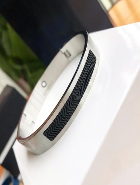 luxury designer bracelets for men fine steel inlaid with imported german black rubber 20cm 4 colors6690870, Golden;silver
luxury designer bracelets for men fine steel inlaid with imported german black rubber 20cm 4 colors6690870, Golden;silver