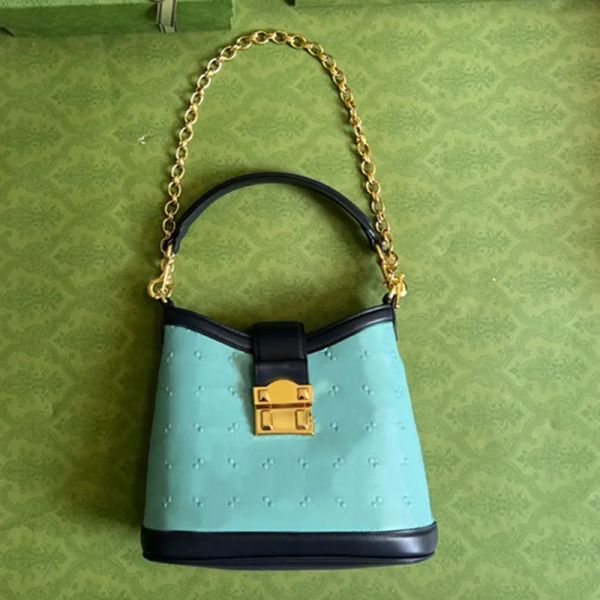 2023 new 7a chain shoulder bag women designer handbag purse classic fashion letters diamond pattern gold double letter rivet lock tag flap c
2023 new 7a chain shoulder bag women designer handbag purse classic fashion letters diamond pattern gold double letter rivet lock tag flap c
