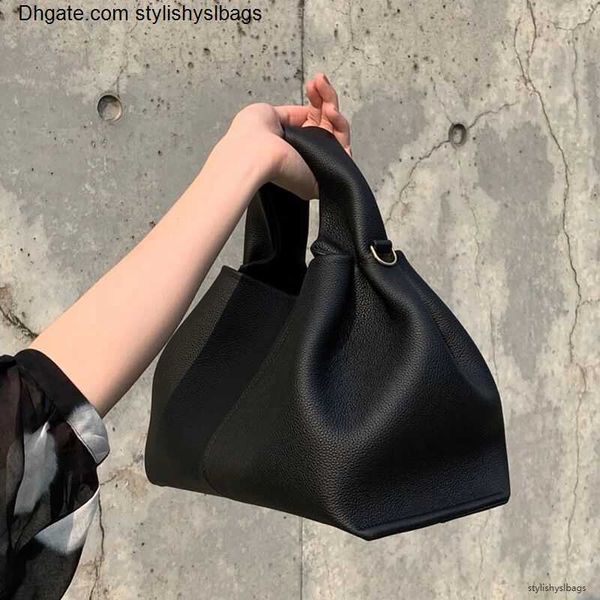 luxury bags designer bags solid color bag soft leather bag handbag cloud bag shoulder bag fashion crossbody bag dumpling bag shoulder bag st
luxury bags designer bags solid color bag soft leather bag handbag cloud bag shoulder bag fashion crossbody bag dumpling bag shoulder bag st