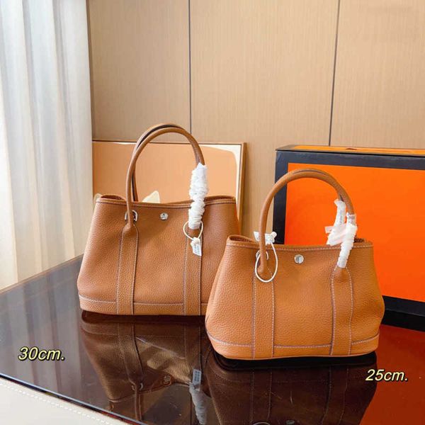 garden designer tote bag with horse women luxuys handbags shoulder bags shopping leather messenger crossbody lady totes 230715
garden designer tote bag with horse women luxuys handbags shoulder bags shopping leather messenger crossbody lady totes 230715