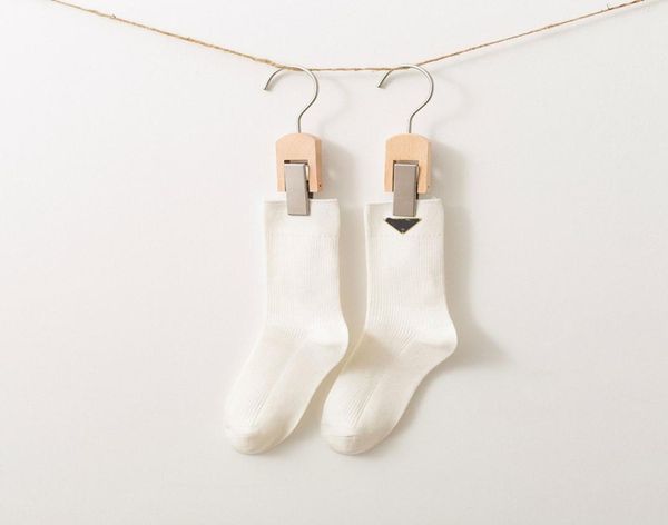 p letter fashion socks christmas made old gold leather triangle badge design plain color simple base medium tube tide socks a46161231, Black
p letter fashion socks christmas made old gold leather triangle badge design plain color simple base medium tube tide socks a46161231, Black