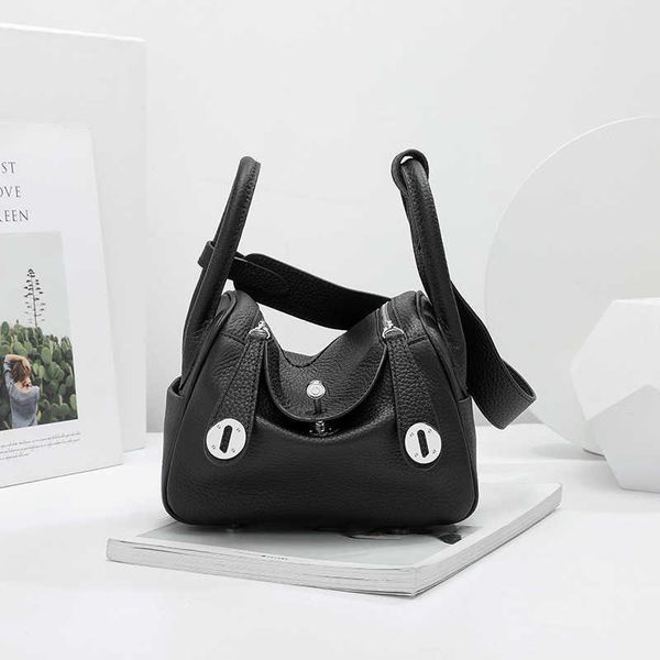 original h home lindys's tote bags wholesale 2023 new bag leather lychee grain cow messenger handbag female temperament goddess small m
original h home lindys's tote bags wholesale 2023 new bag leather lychee grain cow messenger handbag female temperament goddess small m