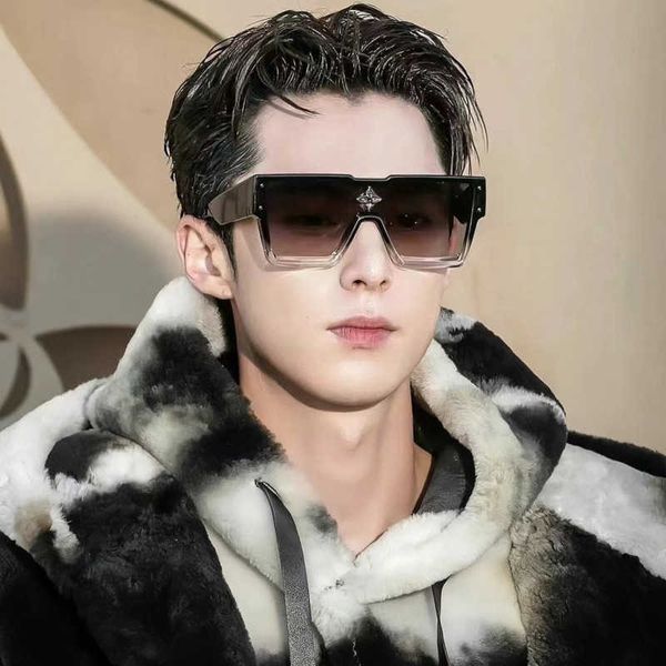 wang hedi's same men's new large-frame sunglasses for women's high-end fashion glasses, White;black
wang hedi's same men's new large-frame sunglasses for women's high-end fashion glasses, White;black