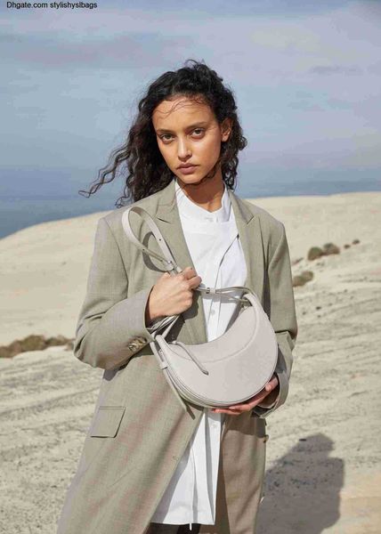 fashion designer bag luxury bag new style saddle bag women handbag crossbody bag underarm bag ladies leather bag daily leisure bag stylishys
fashion designer bag luxury bag new style saddle bag women handbag crossbody bag underarm bag ladies leather bag daily leisure bag stylishys