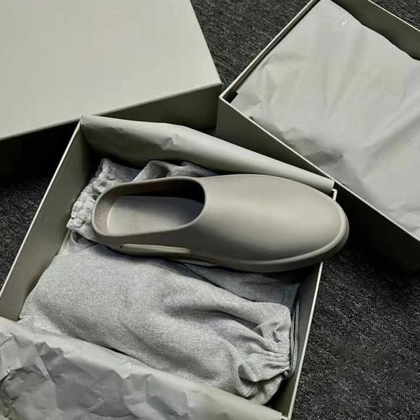 fear god slipper 7th the california rubber slipper men women fashion outdoor extralight sandal platform trainers sneakers slip on casual sho, Black
fear god slipper 7th the california rubber slipper men women fashion outdoor extralight sandal platform trainers sneakers slip on casual sho, Black