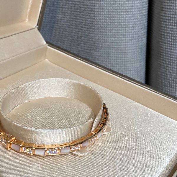 classic snake bone diamond designer bracelet elegant plaid with diamonds fashion women's h letter bracelets wedding party special desig, Golden;silver
classic snake bone diamond designer bracelet elegant plaid with diamonds fashion women's h letter bracelets wedding party special desig, Golden;silver