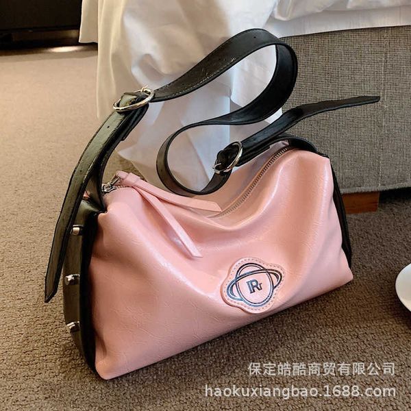 small design for women with large capacity 2023 new texture summer one shoulder crossbody commuter pillow bag2
small design for women with large capacity 2023 new texture summer one shoulder crossbody commuter pillow bag2