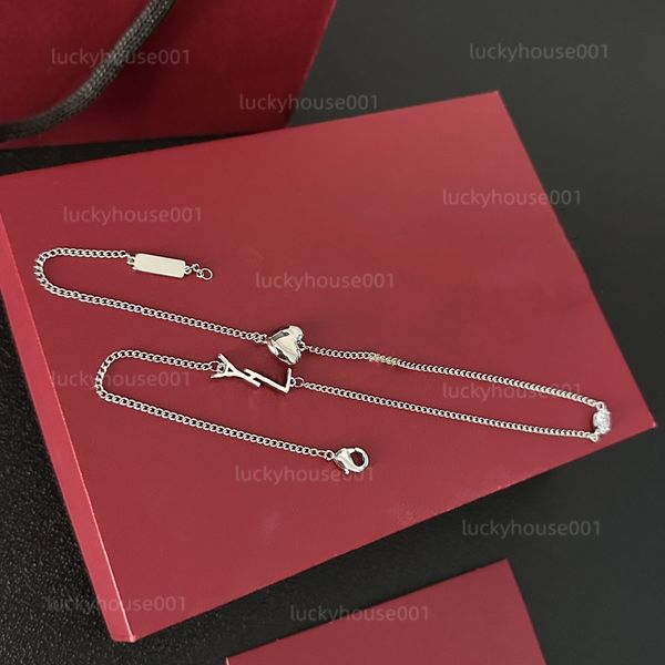 luxury designer letter necklace choke chain silver plated crystal letter pendant necklace suitable for women's fashion wedding very fas
luxury designer letter necklace choke chain silver plated crystal letter pendant necklace suitable for women's fashion wedding very fas