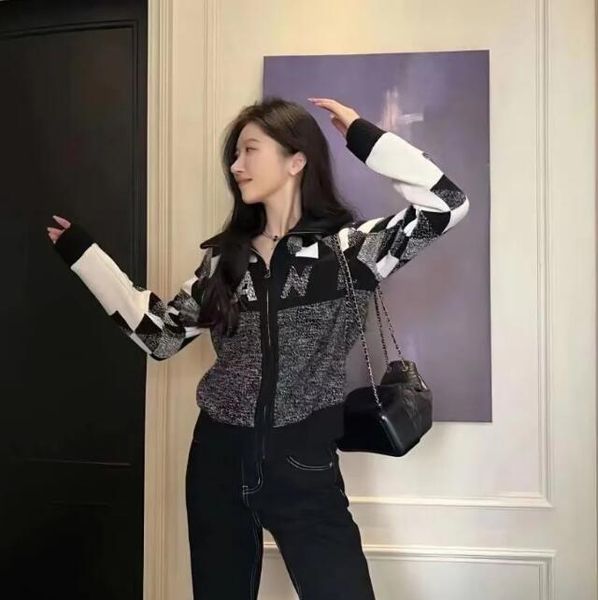 fall designer womens sweater high-quality luxury fashion cardigan zipper lapel vintage patchwork color knitted sweater comfortable and warm, White
fall designer womens sweater high-quality luxury fashion cardigan zipper lapel vintage patchwork color knitted sweater comfortable and warm, White