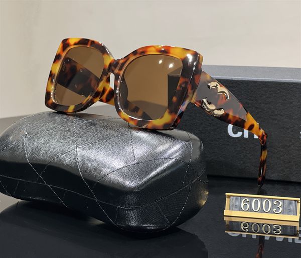 designer sunglasses for women and men fashion model special uv400 protection letters big leg double beam frame outdoor luxury design women s, White;black
designer sunglasses for women and men fashion model special uv400 protection letters big leg double beam frame outdoor luxury design women s, White;black