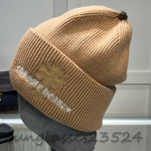 Wool Hat, Cashmere Chrome Warm Fashion, Simple and Generous, High-end Atmosphere, Designer Hats, Cross Hats 158090 High-quality
Wool Hat, Cashmere Chrome Warm Fashion, Simple and Generous, High-end Atmosphere, Designer Hats, Cross Hats 158090 High-quality