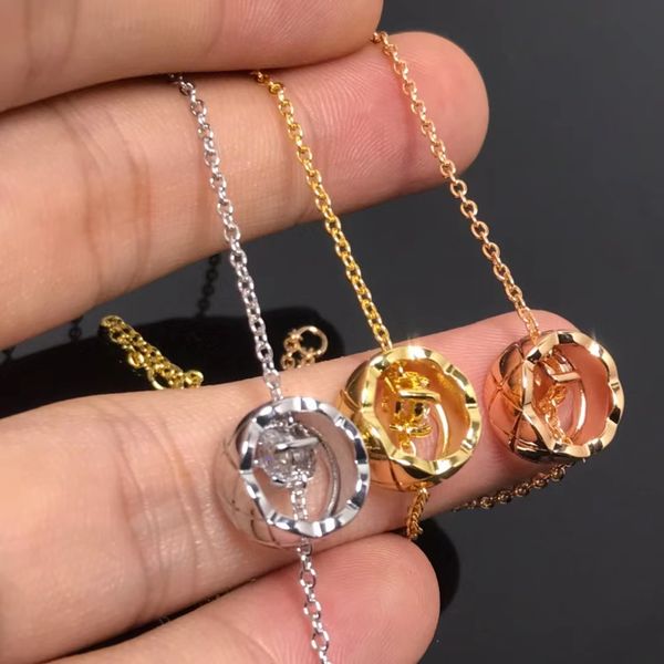 luxury designer necklace elegant gold and silver plaid with diamonds fashion women's h letter necklace wedding party special designer j, Golden;silver
luxury designer necklace elegant gold and silver plaid with diamonds fashion women's h letter necklace wedding party special designer j, Golden;silver