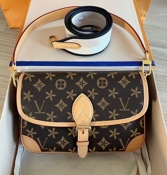luxury designer shoulder duffle travel bags womens pochette m45985 cowhide handbag diane bag mens m46386 cross body toiletry bag lady purse
luxury designer shoulder duffle travel bags womens pochette m45985 cowhide handbag diane bag mens m46386 cross body toiletry bag lady purse