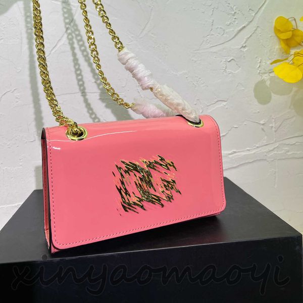 underarm bag magnetic buckle clamshell bag, chain bag, fashion simple design, designer luxury bags, everything out of the street must-have 1
underarm bag magnetic buckle clamshell bag, chain bag, fashion simple design, designer luxury bags, everything out of the street must-have 1