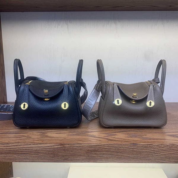 designer lindyss original h home tote bags wholesale hand sewn 2023 new bag mini leather crossbody wax thread minimalist doctor single sho h
designer lindyss original h home tote bags wholesale hand sewn 2023 new bag mini leather crossbody wax thread minimalist doctor single sho h