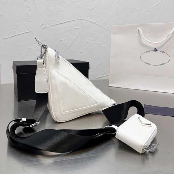 designer shoulder bags leather triangle pure color purse style two-in-one fashion messenger bag high-quality soft leather pocket wallet
designer shoulder bags leather triangle pure color purse style two-in-one fashion messenger bag high-quality soft leather pocket wallet